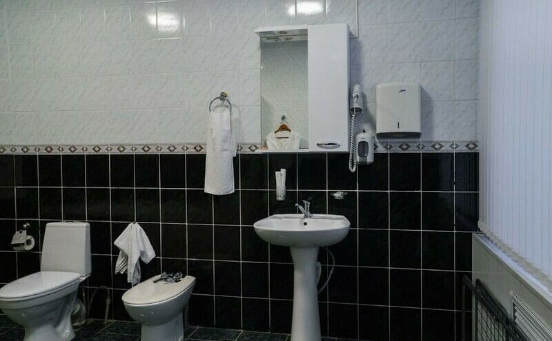 Люкс 2-местный 2-комнатный № 1,3,4,5,6,7 корпус «Звездочный»