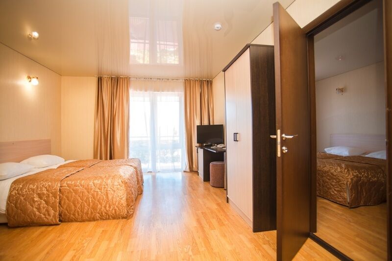 Семейный 4-х местный