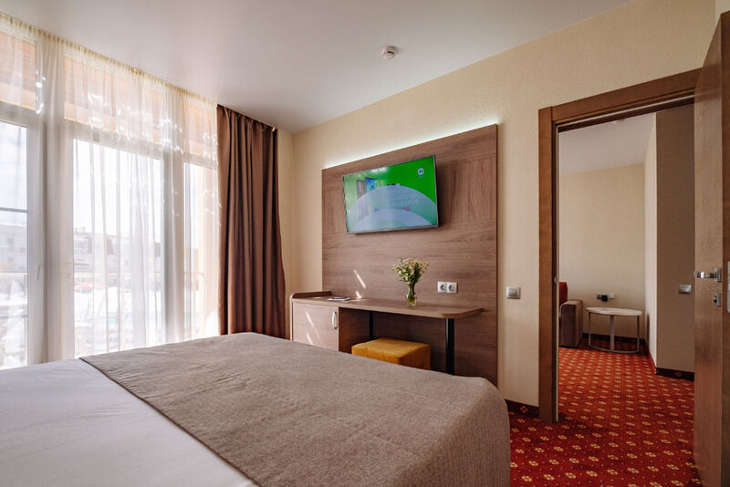 Люкс 3-местный 3-комнатный (корпус 2)