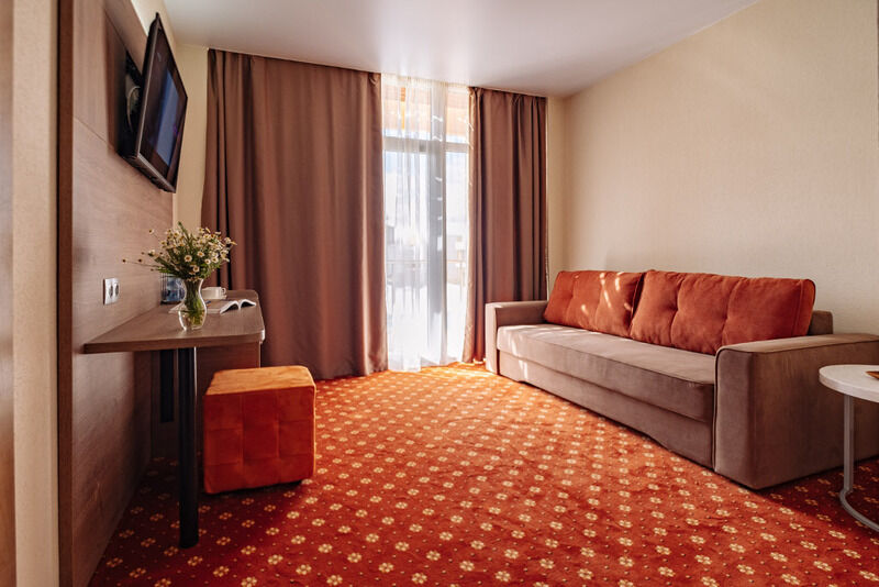 Люкс 3-местный 3-комнатный (корпус 2)